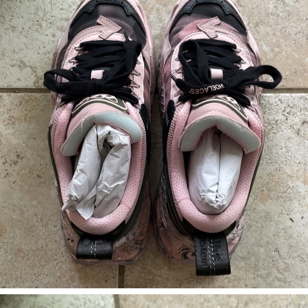 Off-White Odsy-1000 Black & Pink Low Top Sneakers
